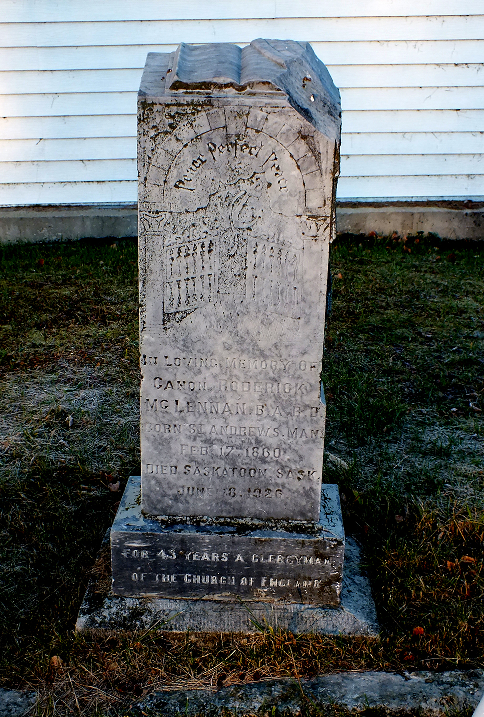 Photo of headstones/Roderick McLennan 1860-1926 hdstn Glen Mary cem Sask